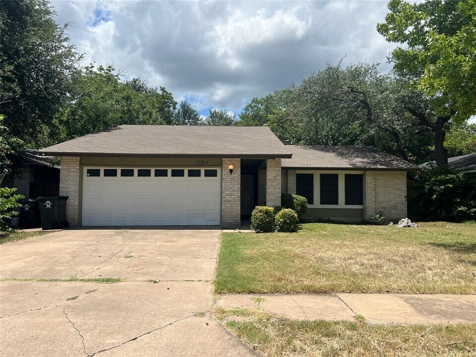 12304 Double Tree Ln in Austin, TX - Building Photo