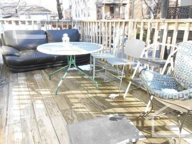 216 Freeman St, Unit 2