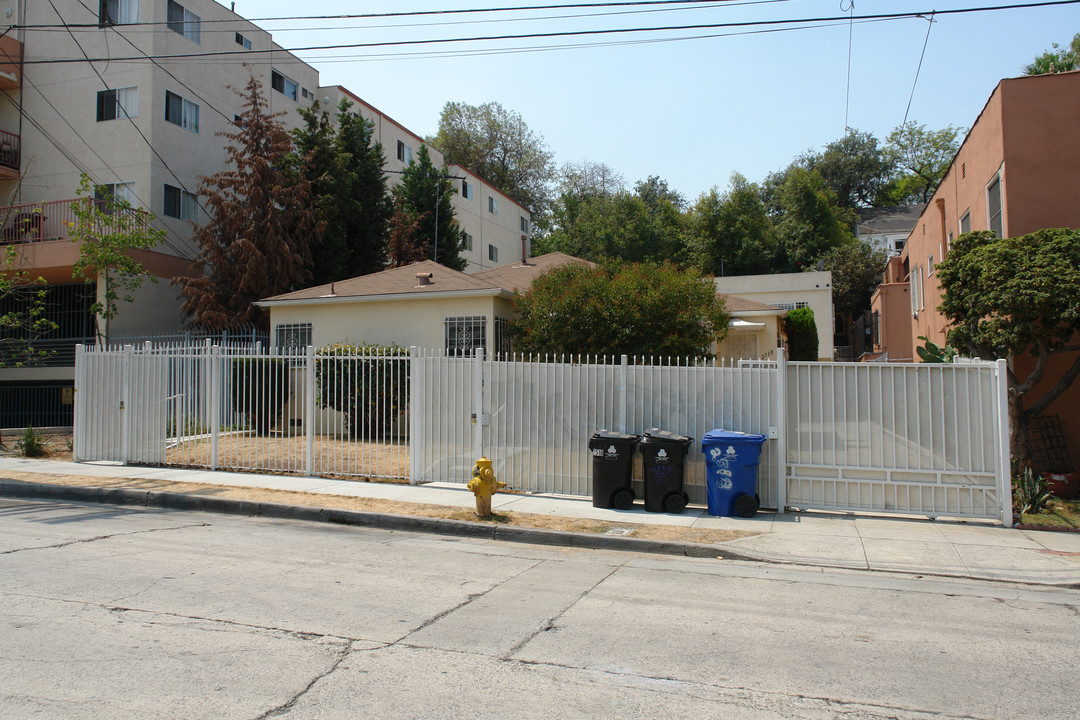 2516 W 4th St in Los Angeles, CA - Building Photo