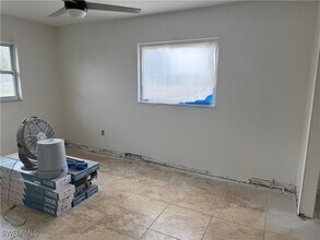 5460 Bayshore Rd in North Fort Myers, FL - Building Photo - Building Photo