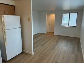 1007-1011 E Lincoln Ave in Nampa, ID - Building Photo - Building Photo