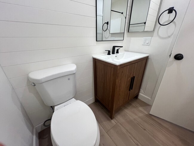 23 Streamwood, Unit 23 in Irvine, CA - Foto de edificio - Building Photo