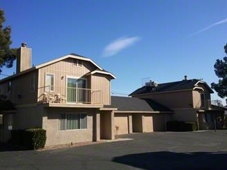 Desert Pines Apartments in Apple Valley, CA - Building Photo