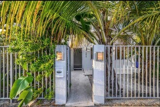 3427 Frow Ave in Miami, FL - Foto de edificio - Building Photo