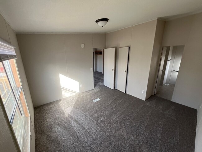 210 N Walnut St in Eldon, MO - Building Photo - Building Photo