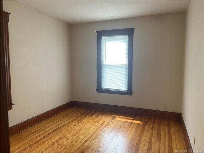 53 Oakwood Ave in West Hartford, CT - Building Photo - Building Photo