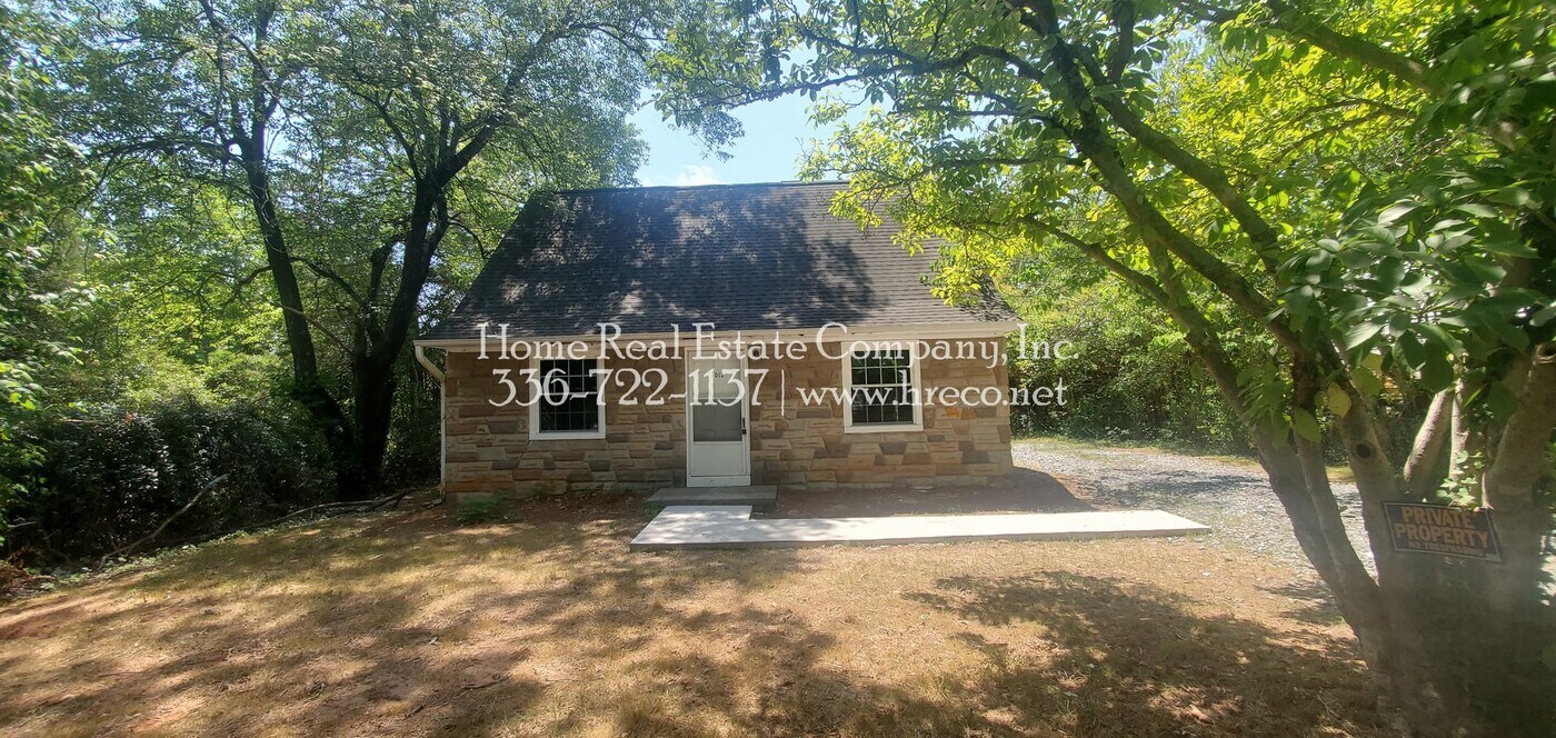 1013 Louise Rd in Winston-Salem, NC - Building Photo