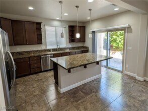 10668 Berkshire Woods Ave in Las Vegas, NV - Building Photo - Building Photo