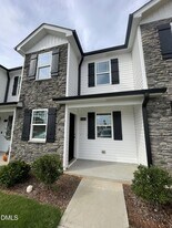 1102 Peony Ln in Youngsville, NC - Building Photo