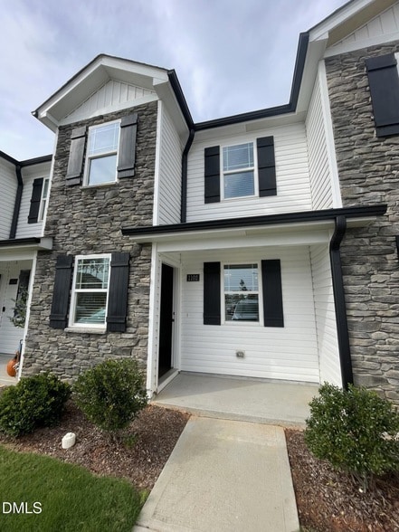 property at 1102 Peony Ln