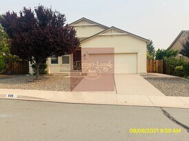 608 Panama Dr in Sparks, NV - Building Photo