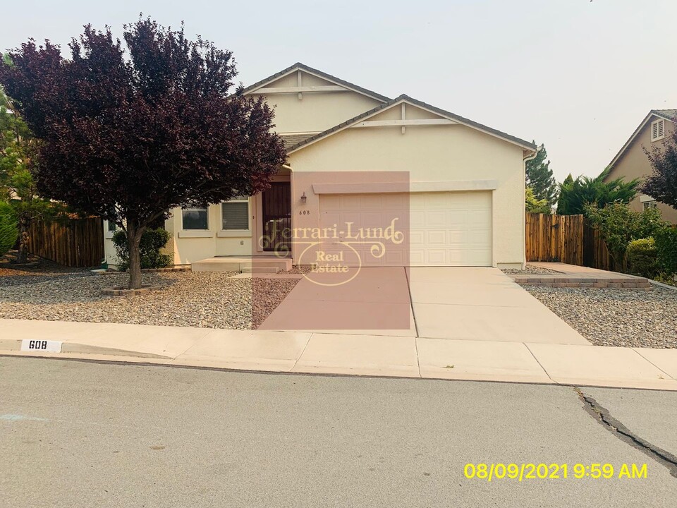 608 Panama Dr in Sparks, NV - Building Photo