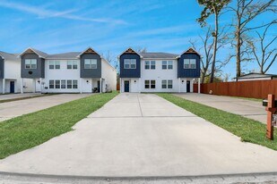 807 Avenue J in Conroe, TX - Building Photo