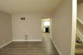 218-222 Hinkle Ave in Columbus, OH - Building Photo - Building Photo