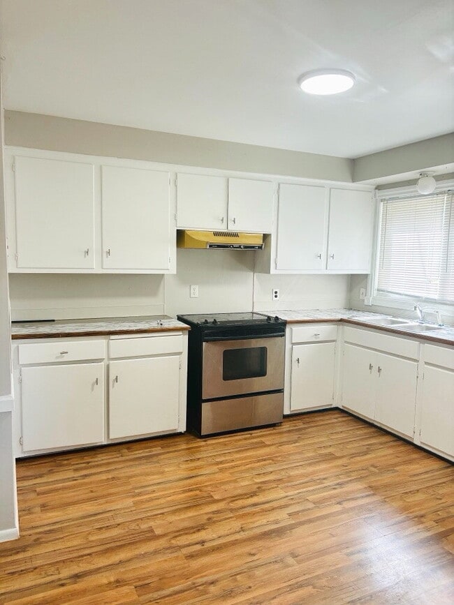 3223 State St in Saginaw, MI - Building Photo - Building Photo