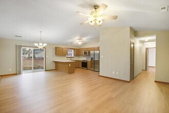 147 E Ivybridge Dr in Hubert, NC - Building Photo - Building Photo