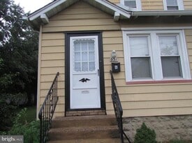331 S Fairview St in Riverside, NJ - Building Photo