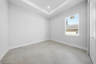 11607 Pawley Ave in Bonita Springs, FL - Building Photo