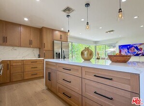 4108 Valley Vista Ct in Los Angeles, CA - Building Photo - Building Photo