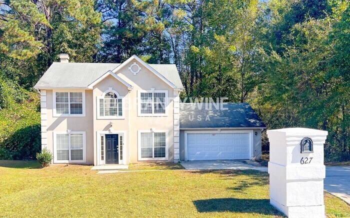 627 Stonemill Manor in Lithonia, GA - Building Photo