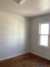 611 W 5th St in Portales, NM - Foto de edificio - Building Photo