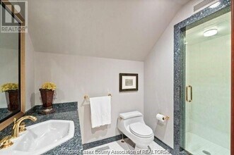 944 Lake Trail Dr in Windsor, ON - Building Photo - Building Photo