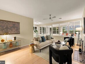 4806 Edgefield Rd, Unit 4423-004 in Bethesda, MD - Building Photo - Building Photo