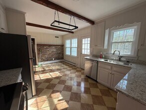 1121 Forest Hills Rd NW in Wilson, NC - Building Photo - Building Photo