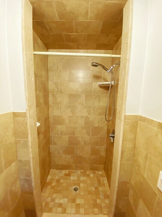 1441 W 9th St in Brooklyn, NY - Building Photo