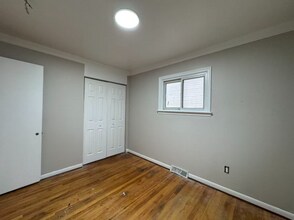 1202 E George Ave in Hazel Park, MI - Building Photo - Building Photo