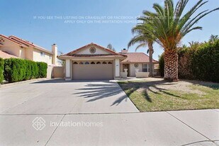 3035 Sherry Dr in Hemet, CA - Building Photo