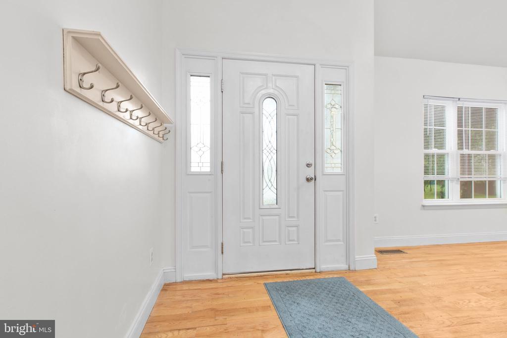 53 Bloomington Ln in Stafford, VA - Building Photo