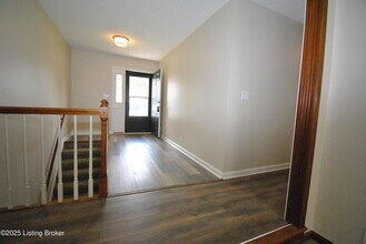 12401 Ledges Dr in Louisville, KY - Building Photo - Building Photo