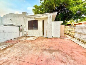 2516 Cleveland St in Hollywood, FL - Building Photo - Building Photo