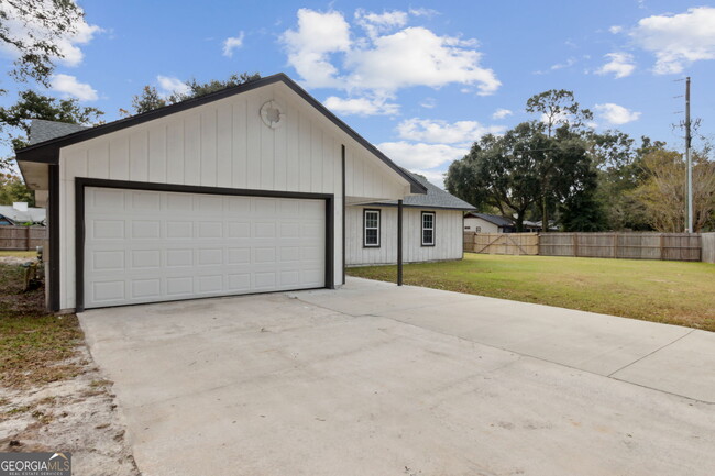 102 Bellvue Ct in St. Marys, GA - Building Photo - Building Photo