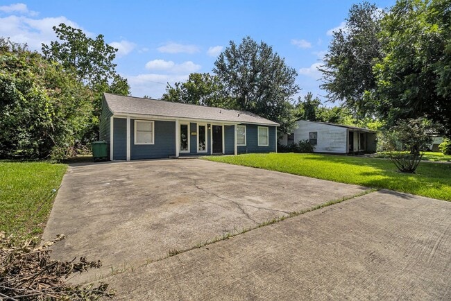 5235 Kingsbury St in Houston, TX - Building Photo - Building Photo