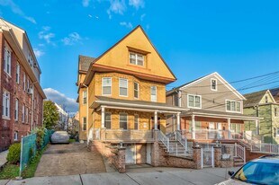 77 W 50th St in Bayonne, NJ - Building Photo