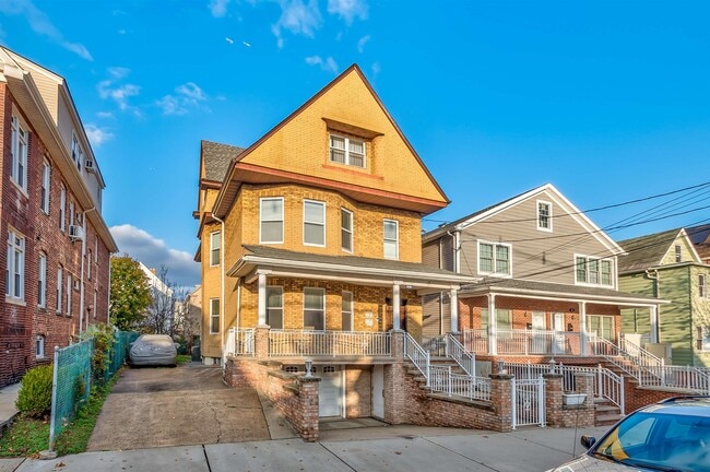 property at 77 W 50th St