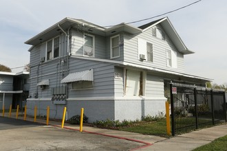 Easton Apartments in Houston, TX - Building Photo - Building Photo