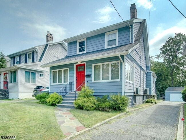 415 Orange Rd in Montclair, NJ - Building Photo - Building Photo