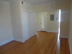 4029 N Monticello Ave, Unit 3E in Chicago, IL - Foto de edificio - Building Photo