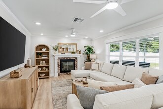 12805 Mia Cir in Largo, FL - Building Photo - Building Photo