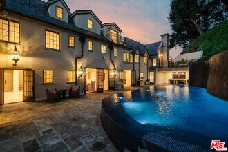 10950 Bellagio Rd in Los Angeles, CA - Building Photo - Building Photo