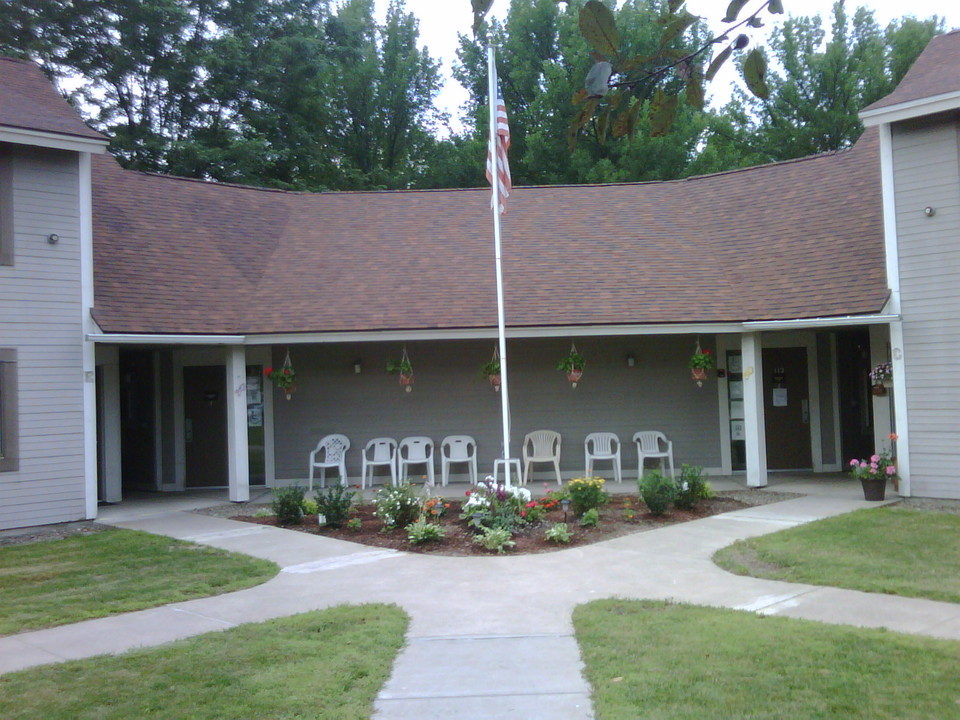 Knoxville in Corning, NY - Building Photo