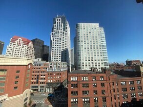 83 Essex St, Unit 5 in Boston, MA - Foto de edificio - Building Photo