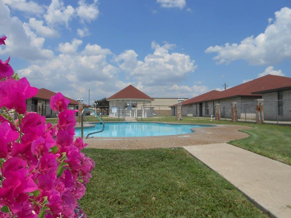 3710 Howard Dr in McAllen, TX - Building Photo