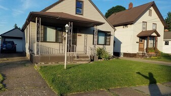 2717 Post Ave in Erie, PA - Building Photo