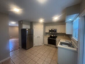 1376 Oakland Ave in Fayetteville, AR - Building Photo - Building Photo