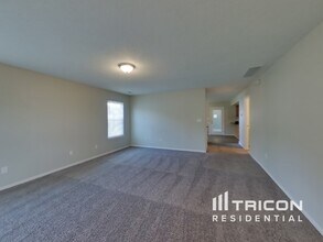 1401 Thomas Dr in Lebanon, IN - Foto de edificio - Building Photo