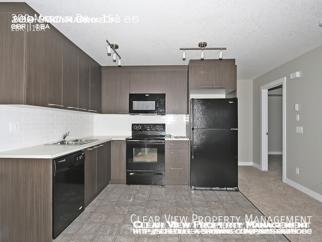 300 Marina Dr in Chestermere, AB - Building Photo - Building Photo